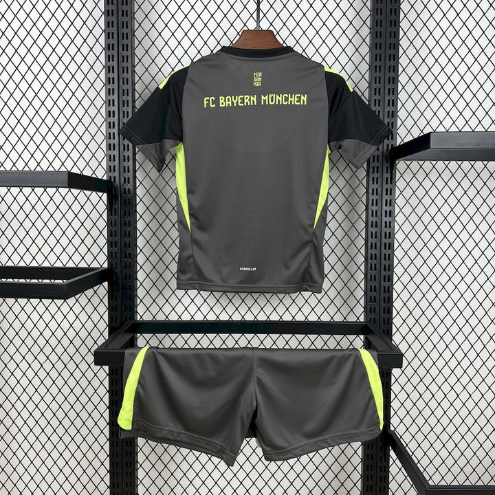 2025/2026 Bayern Munchen Goalkeeper Football Shirt Kids