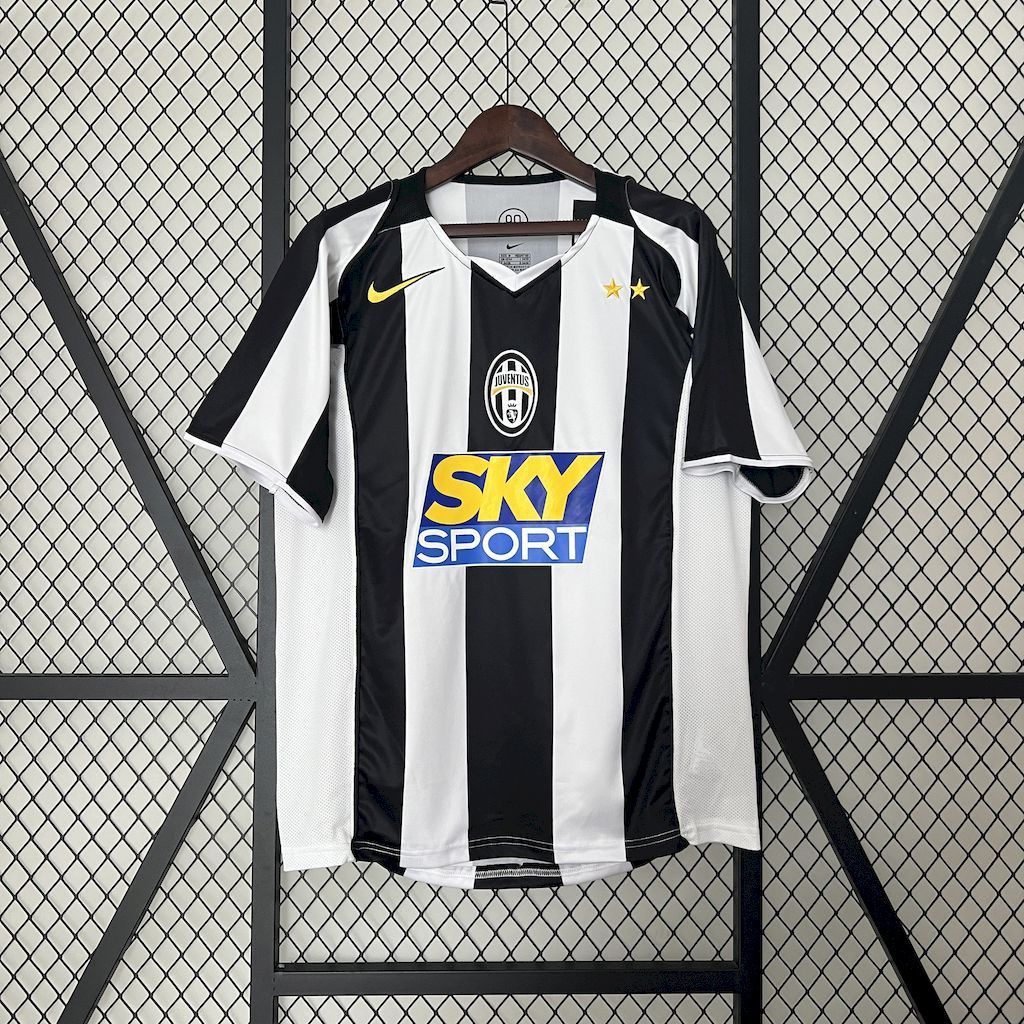 2004-2005 Retro Juventus Home Jersey